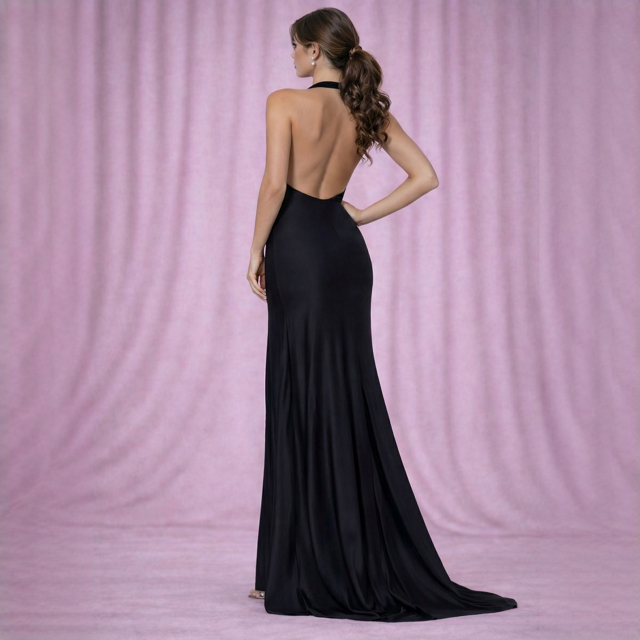 Rochie neagra lunga cu spatele gol si trena